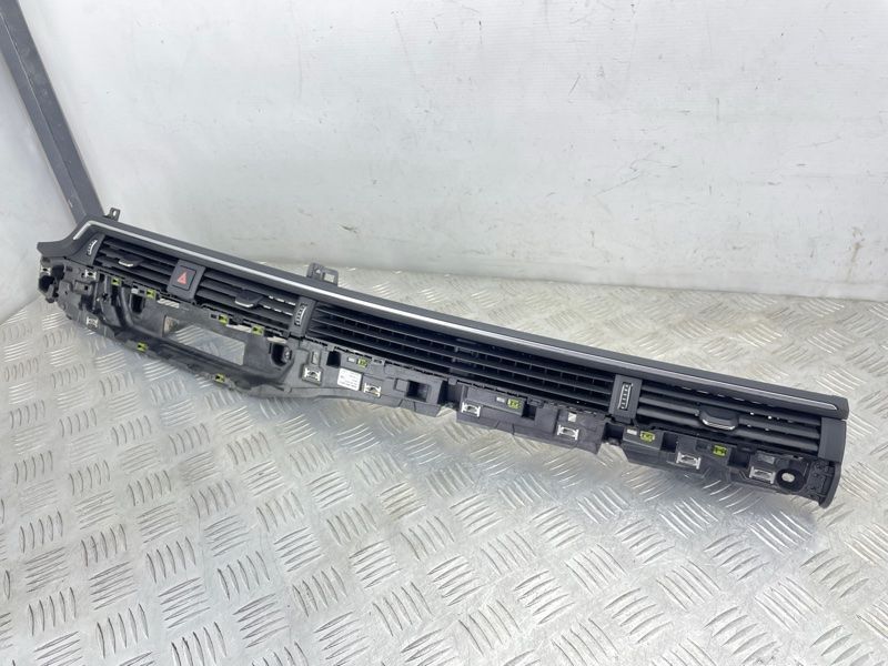 Дефлектор повітропроводу 8W1820902D6PS Audi A4 Allroad