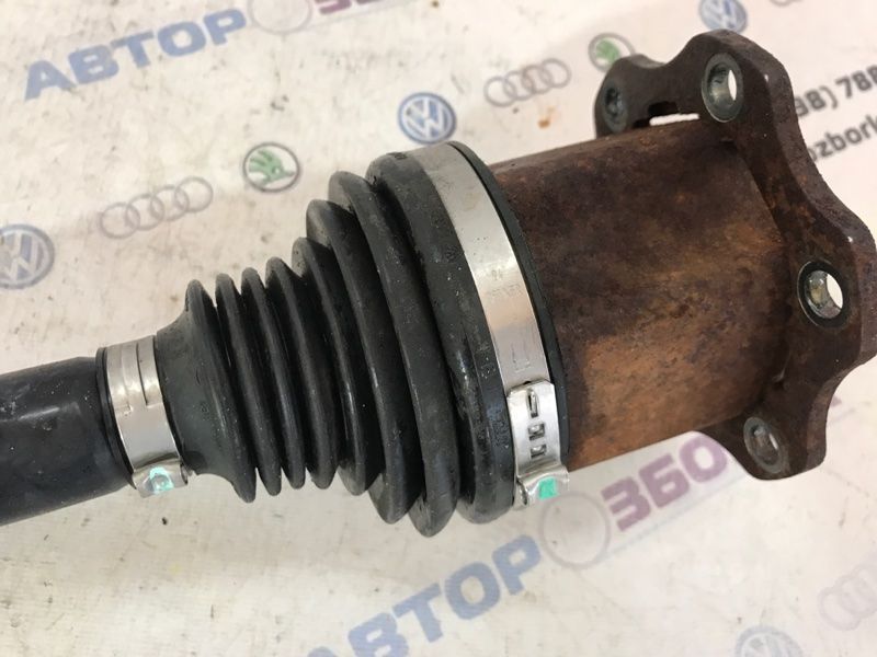 Привідний вал передній 4G0407271F Audi A6 Audi A6, Audi A7, Audi A8, Audi Q5, Audi RS7, Audi S6, Audi S7, Audi S8, Audi SQ5