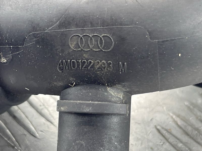 Патрубок Audi Q7