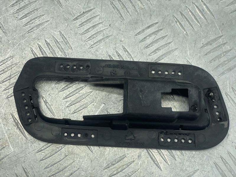 Накладка ліхтаря 1K5945567 Volkswagen Golf
