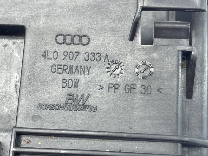 Кронштейн Audi Q7