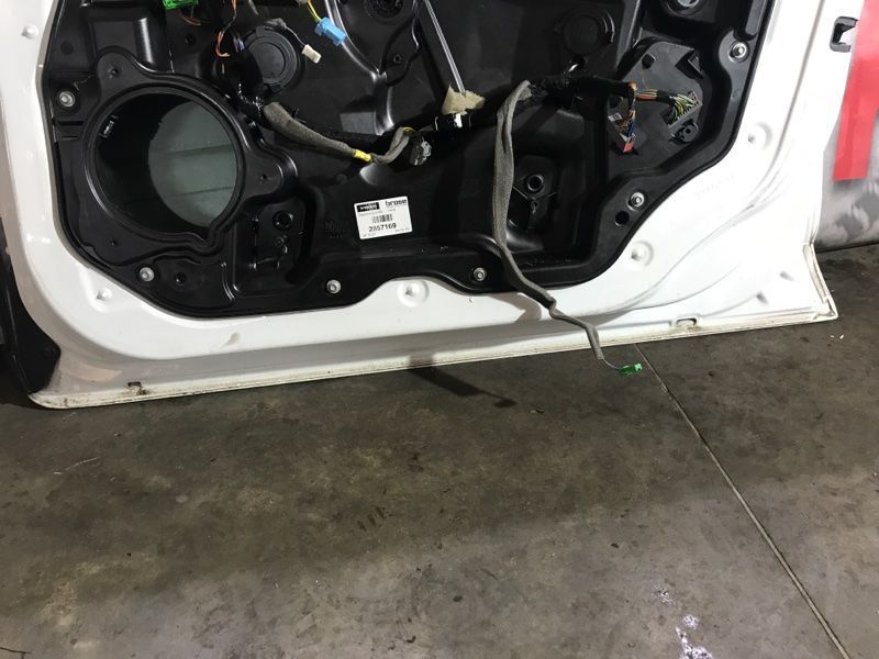 Двері 32228961 Volvo XC60