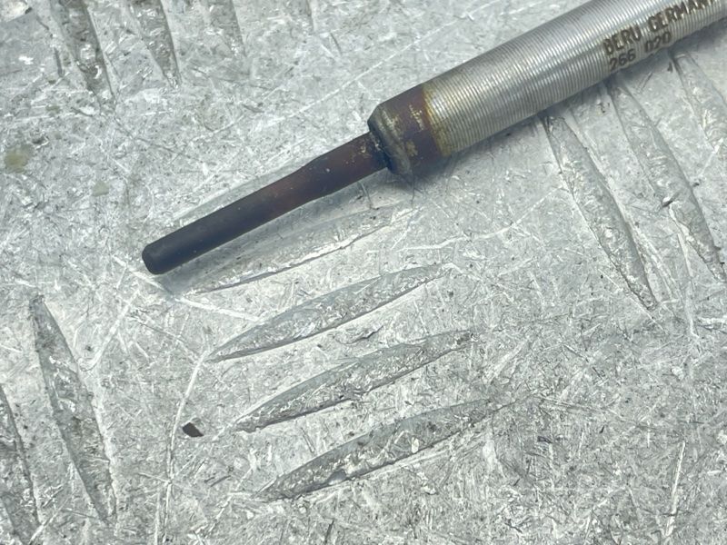 Свічка розжарювання 059963319J Audi Q7 Audi A3, Audi A6, Audi A7, Audi A8, Audi Q5, Audi Q7, Volkswagen Beetle, Volkswagen Golf, Volkswagen Jetta, Volkswagen Touareg