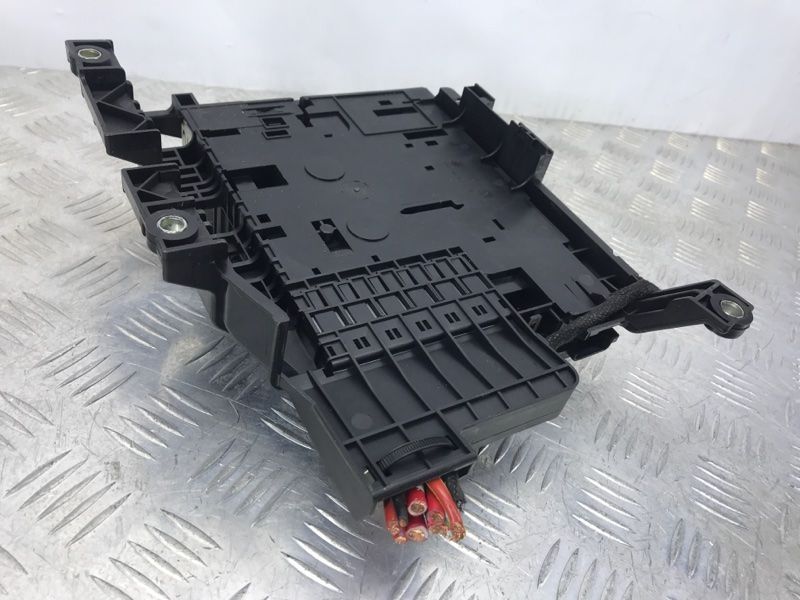 Блок запобіжників 7P0937548F Volkswagen Touareg