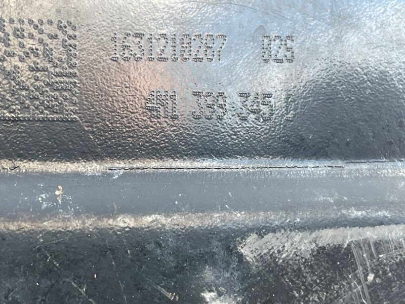 Распорка подрамника 4M1399345C Audi Q7