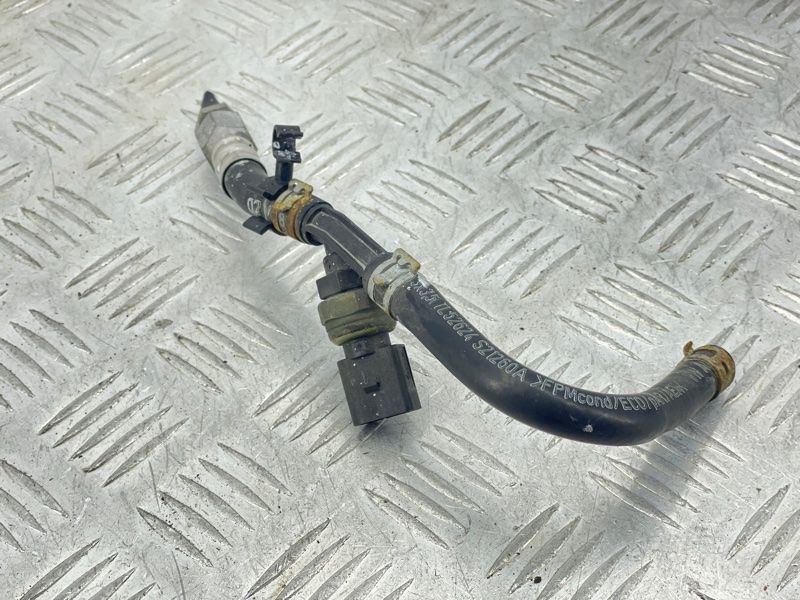 Паливопровід 7P6130295D Volkswagen Touareg