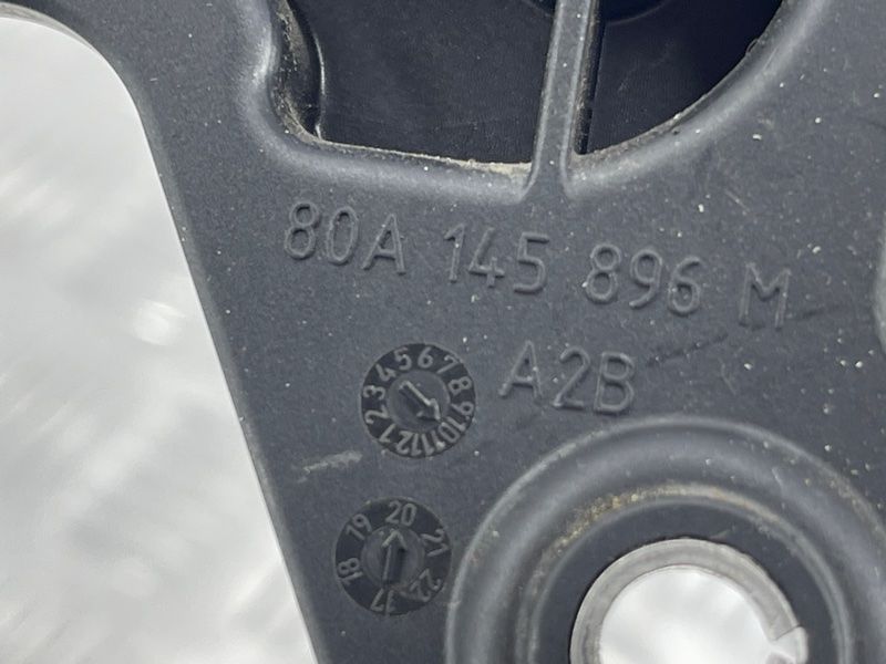 Кронштейн 80A145896 Audi Q5
