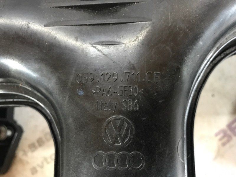 Коллектор впускной 059129711CF Volkswagen Touareg