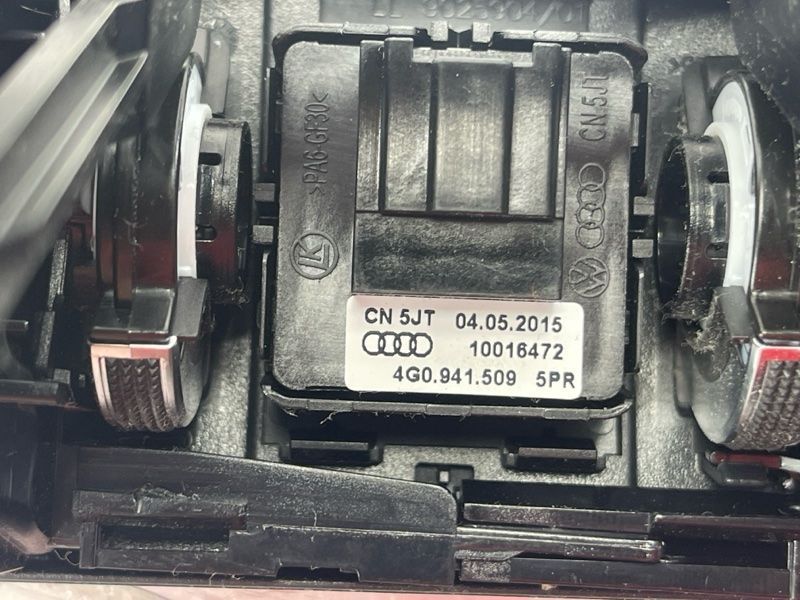 Дефлектор панелі приладів центральний 4G1820951J6PS Audi A6 Audi A6, Audi A7, Audi RS7, Audi S6, Audi S7