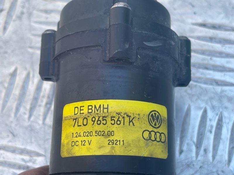 Помпа водяная дополнительная Audi Q7
