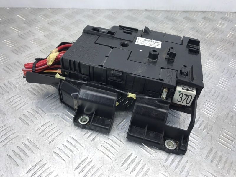 Блок запобіжників 7P0937548F Volkswagen Touareg