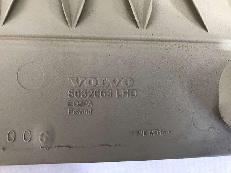 Накладка торпедо 8632663 Volvo XC60