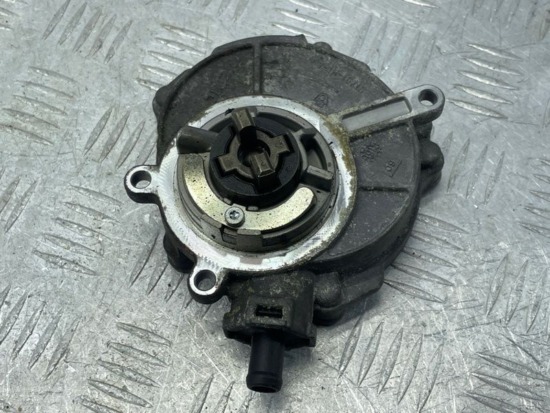 Вакуумный насос 06E145100Q Audi A6