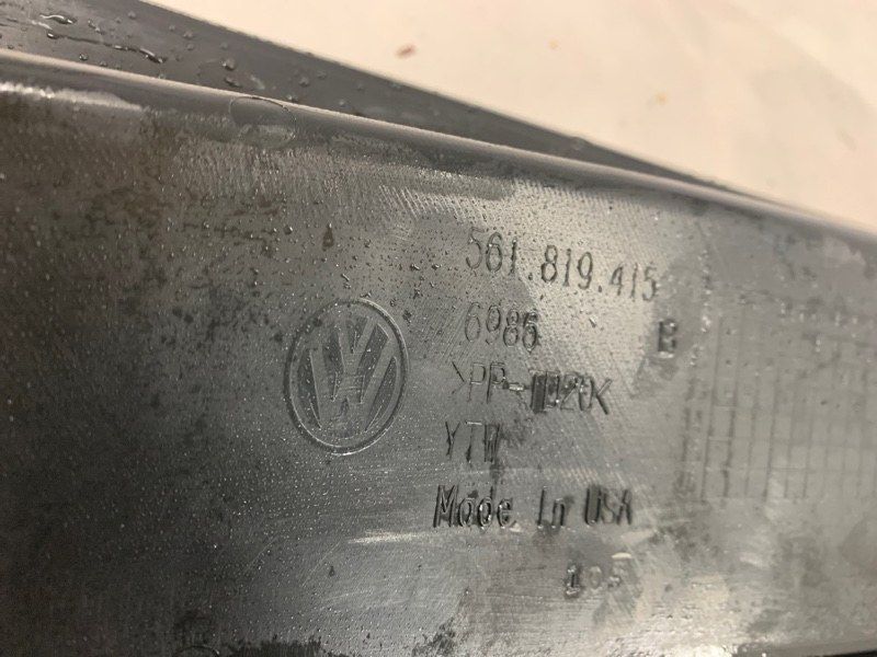Водовідвідний щиток 561819415B Volkswagen Passat