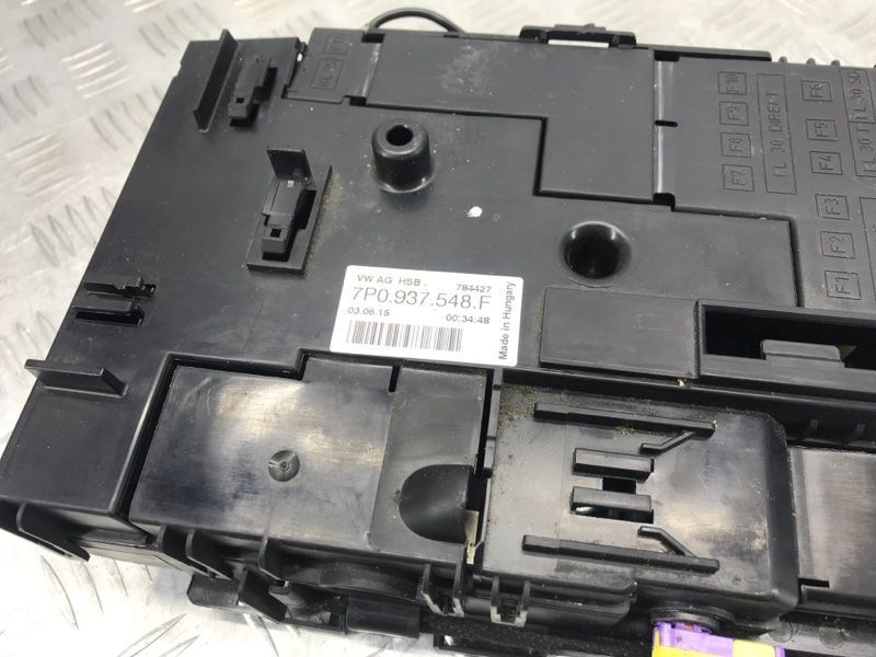Блок запобіжників 7P0937548F Volkswagen Touareg
