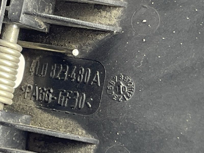 Стопорний гак капоту 4L0823480A Audi Q7 Audi Q7