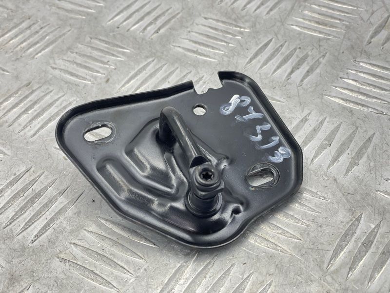 Скоба замка капоту 4G0823186 Audi A7