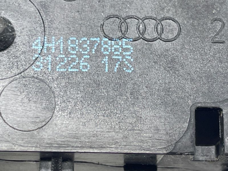 Кронштейн ручки 4H1837885 Audi A7