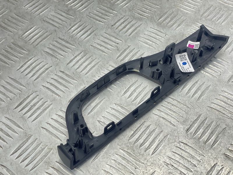 Декоративна накладка на торпедо 4M1853189 Audi Q7