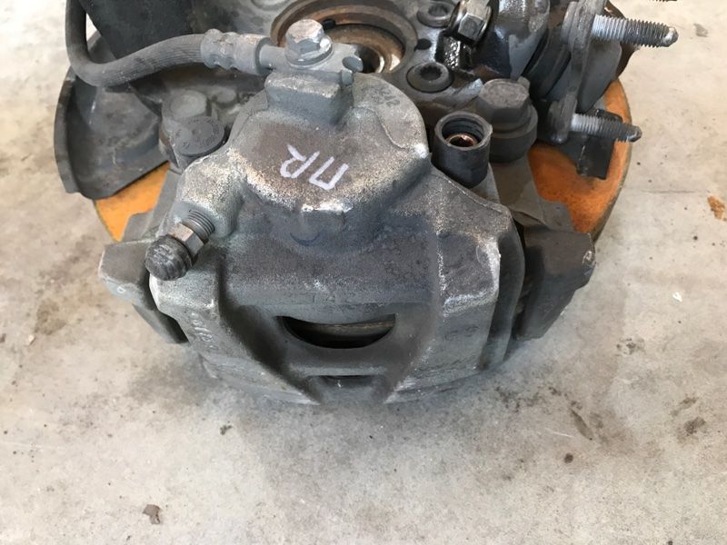 Суппорт тормозной 5N0615124 Volkswagen Tiguan