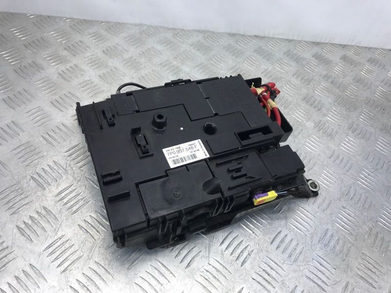 Блок запобіжників 7P0937548F Volkswagen Touareg