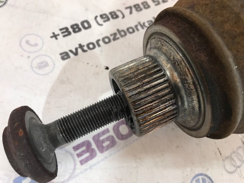 Привідний вал передній 4G0407271F Audi A6 Audi A6, Audi A7, Audi A8, Audi Q5, Audi RS7, Audi S6, Audi S7, Audi S8, Audi SQ5