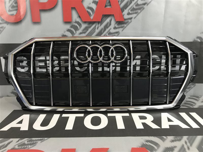 Решітка радіатора Audi Q3