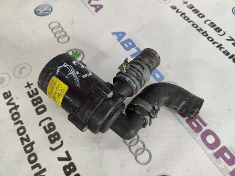Дополнительный насос ОЖ / Помпа 7L0965561K Audi Q7