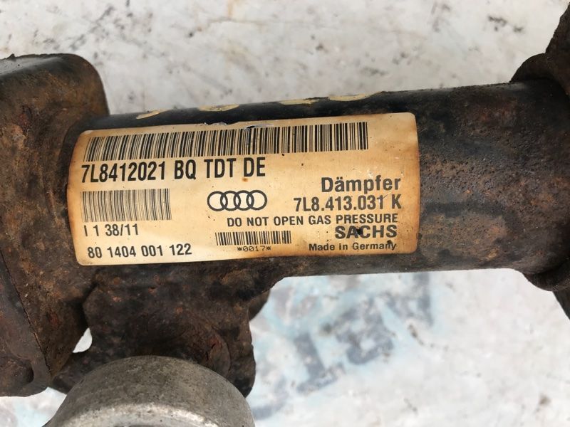 Стойка амортизатора 7L8412021BQ Audi Q7