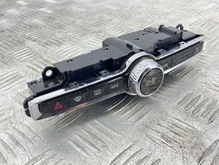 Панель управления обогревом и мультимедиа 31346789 Volvo XC90