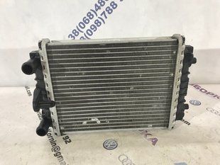 Радіатор охолодження двигуна додатковий 8K0121212B Audi A6