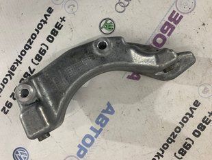 Кронштейн компрессора кондиционера 31401869 Volvo XC60 Volvo S60, Volvo S60 Cross Country, Volvo S80, Volvo S90, Volvo V60, Volvo V60 Cross Country, Volvo V90, Volvo V90 Cross Country, Volvo XC40, Volvo XC60, Volvo XC70, Volvo XC90