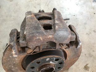 Суппорт тормозной 5N0615123 Volkswagen Tiguan