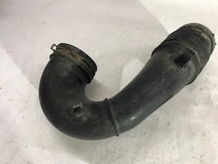 Патрубок повітряного фільтра 7P6129684B Volkswagen Touareg