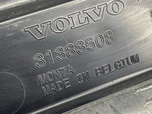 Накладка радіатора 31383508 Volvo XC90