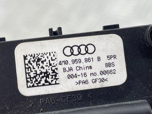 Кнопки регулювання спинки сидіння 4M0959861B Audi Q7
