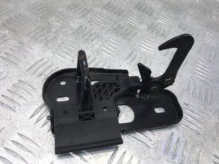 Стопорный крюк капота 3C0823480A Volkswagen Touareg