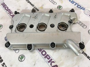 Клапанная крышка 06E103472N Audi A7