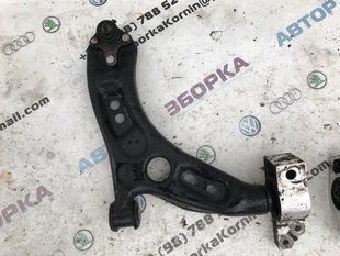Рычаг передней подвески поперечный нижний 5N0407152 Volkswagen CC