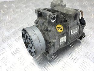 Компрессор кондиционера 4G0260805F Audi S7