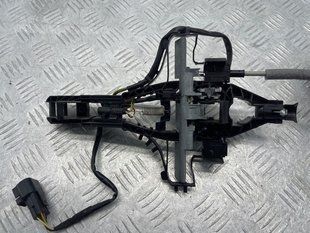 Кронштейн ручки 30784205 Volvo XC60