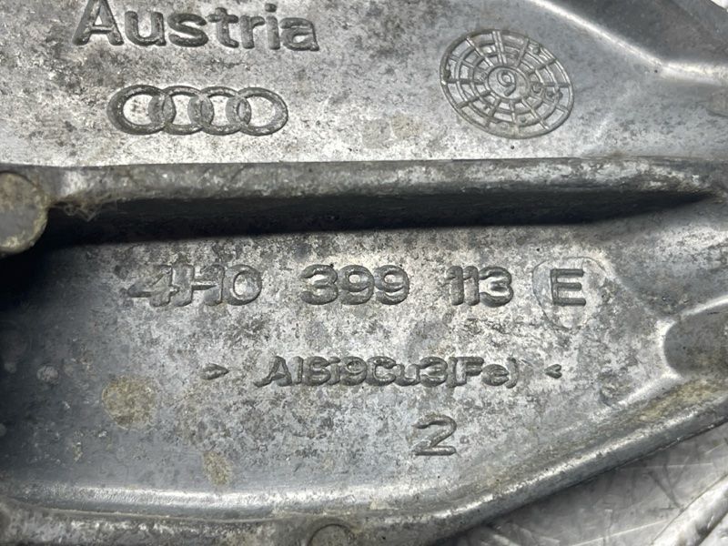 Опора / кронштейн АКПП 4H0399113E Audi A8