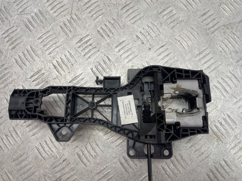 Кронштейн ручки 4L1837885F Audi Q7