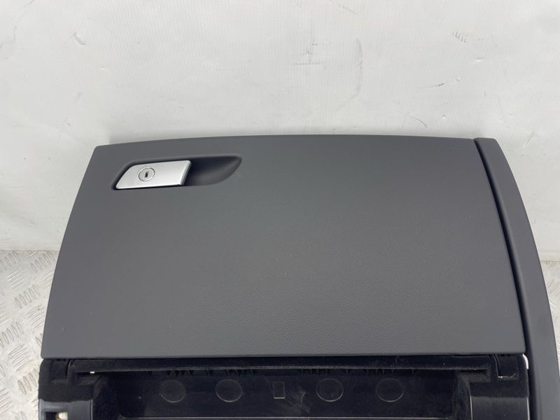 Бардачок / Вещевой ящик 4G1880302B Audi A7