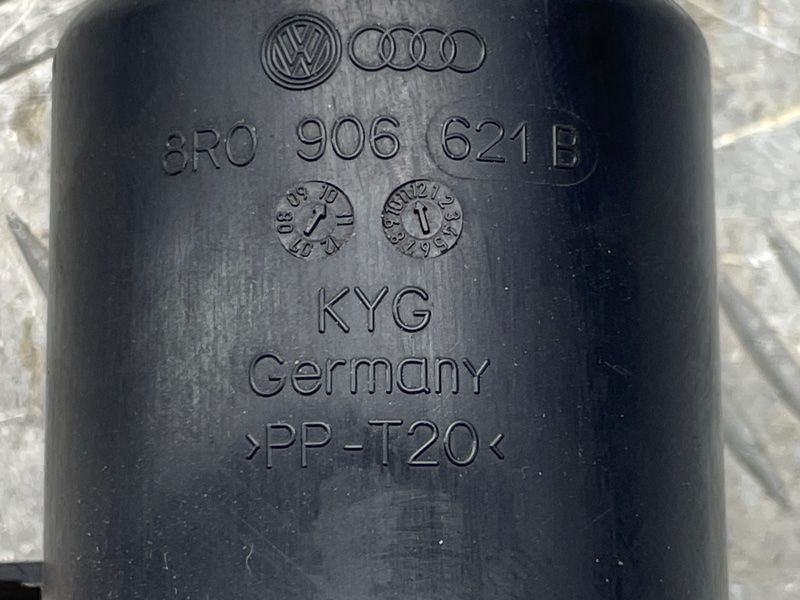Повітряний фільтр адсорбера 8R0906621B Audi A8