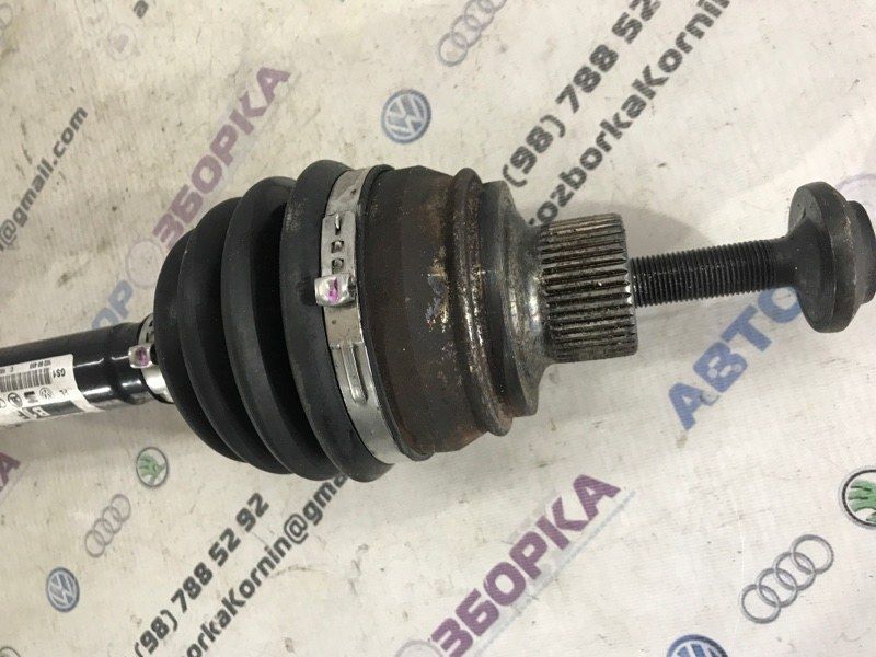 Привідний вал передній 4G0407271F Audi A6 Audi A6, Audi A7, Audi A8, Audi Q5, Audi RS7, Audi S6, Audi S7, Audi S8, Audi SQ5