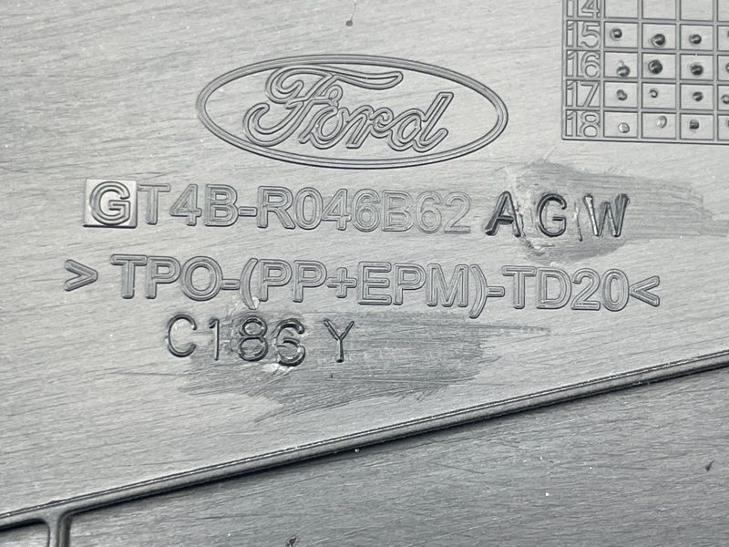 Накладка підвіконна на торпедо gt4br046e62agw Ford Edge