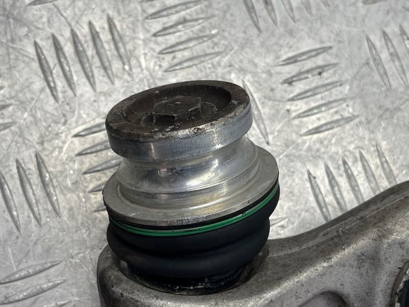 Рычаг передней подвески несущий нижний правый 80A407156 Audi Q5 Audi Q5, Audi Q5 Sportback, Audi SQ5
