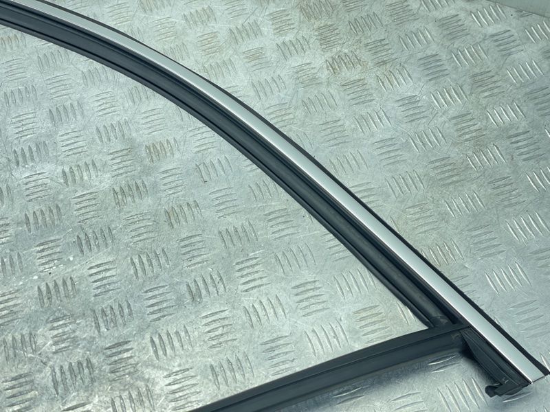 Направляюча скла дверей 32328964 Volvo XC90