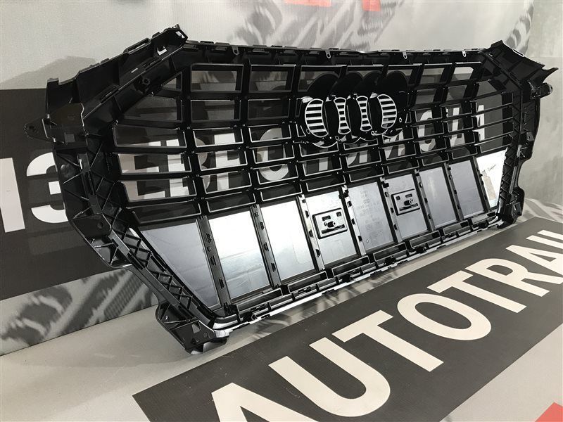 Решітка радіатора 83A853651BCKA Audi Q3